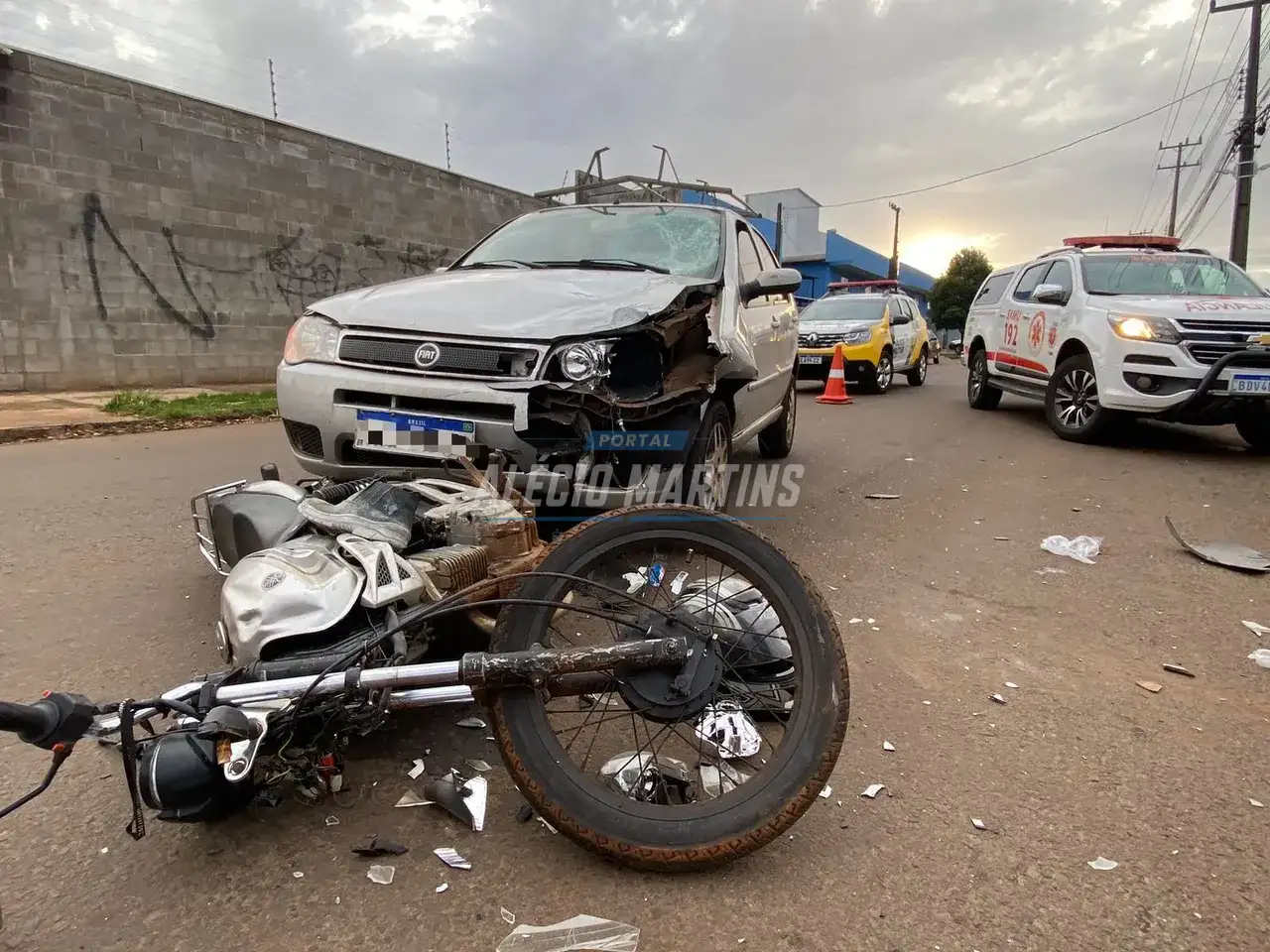 Motociclista é intubado após batida frontal entre carro e moto em Paiçandu