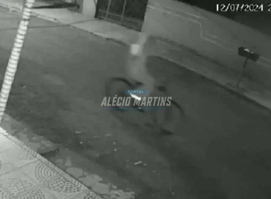 Câmera de segurança flagra assalto em Paiçandu