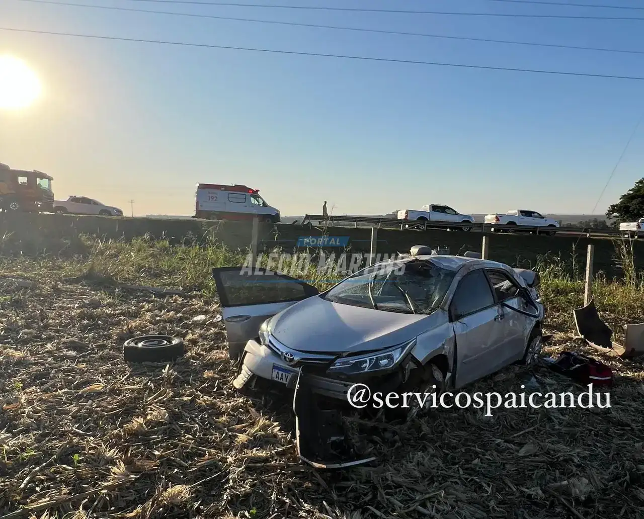 Idoso é socorrido em estado grave após veículo capotar na PR-323 em Doutor Camargo