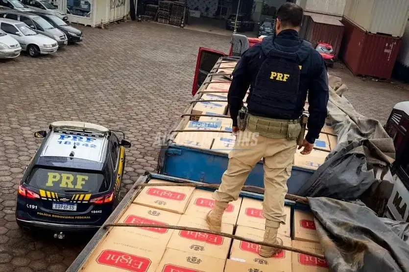 Mais de 500 mil maços de cigarros em Bitrem são apreendidos pela PRF na rodovia em Paiçandu