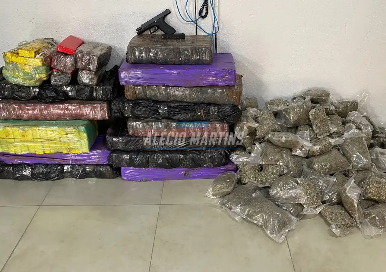 Mais de 200kg de drogas e pistola são apreendidas durante abordagem na PR-323 em Doutor Camargo