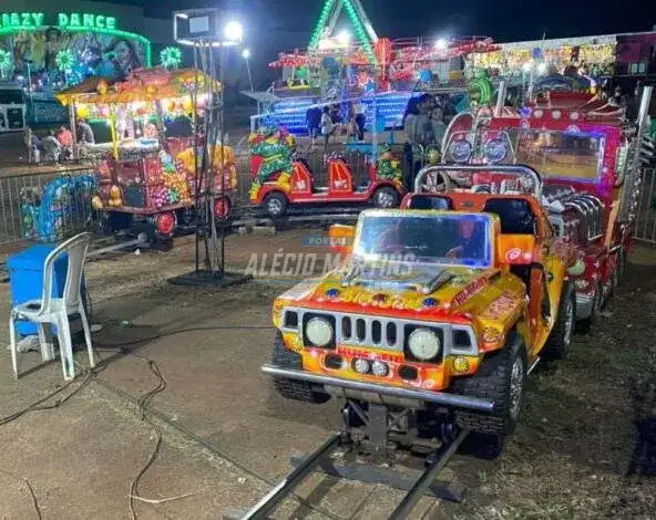 Brinquedo descarrilha e crianças ficam feridas em parque de diversões em Maringá