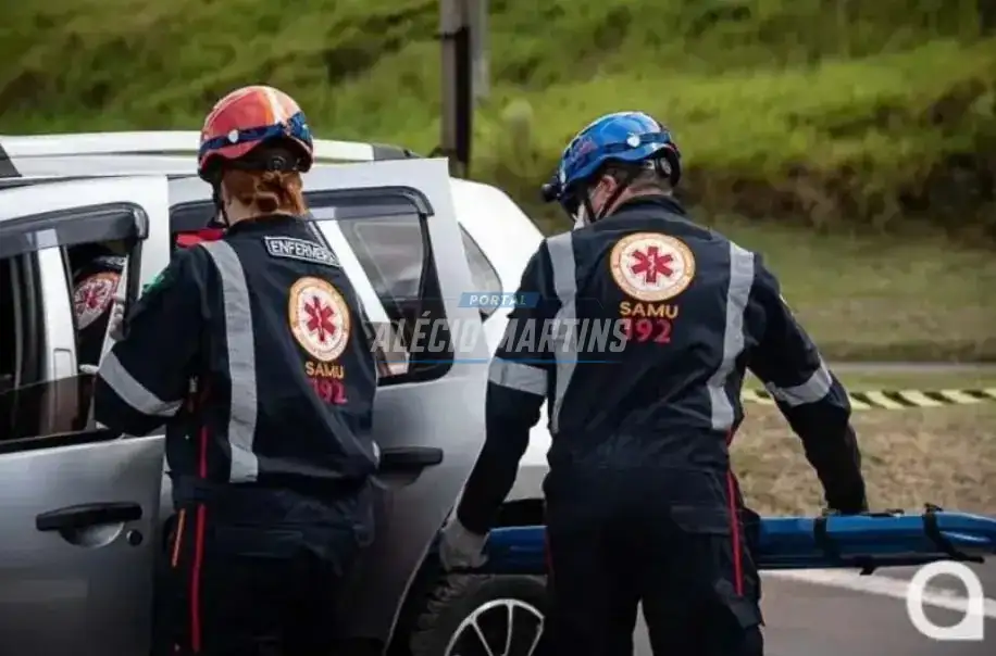 Homem fica ferido após colisão entre carro e moto na PR-323