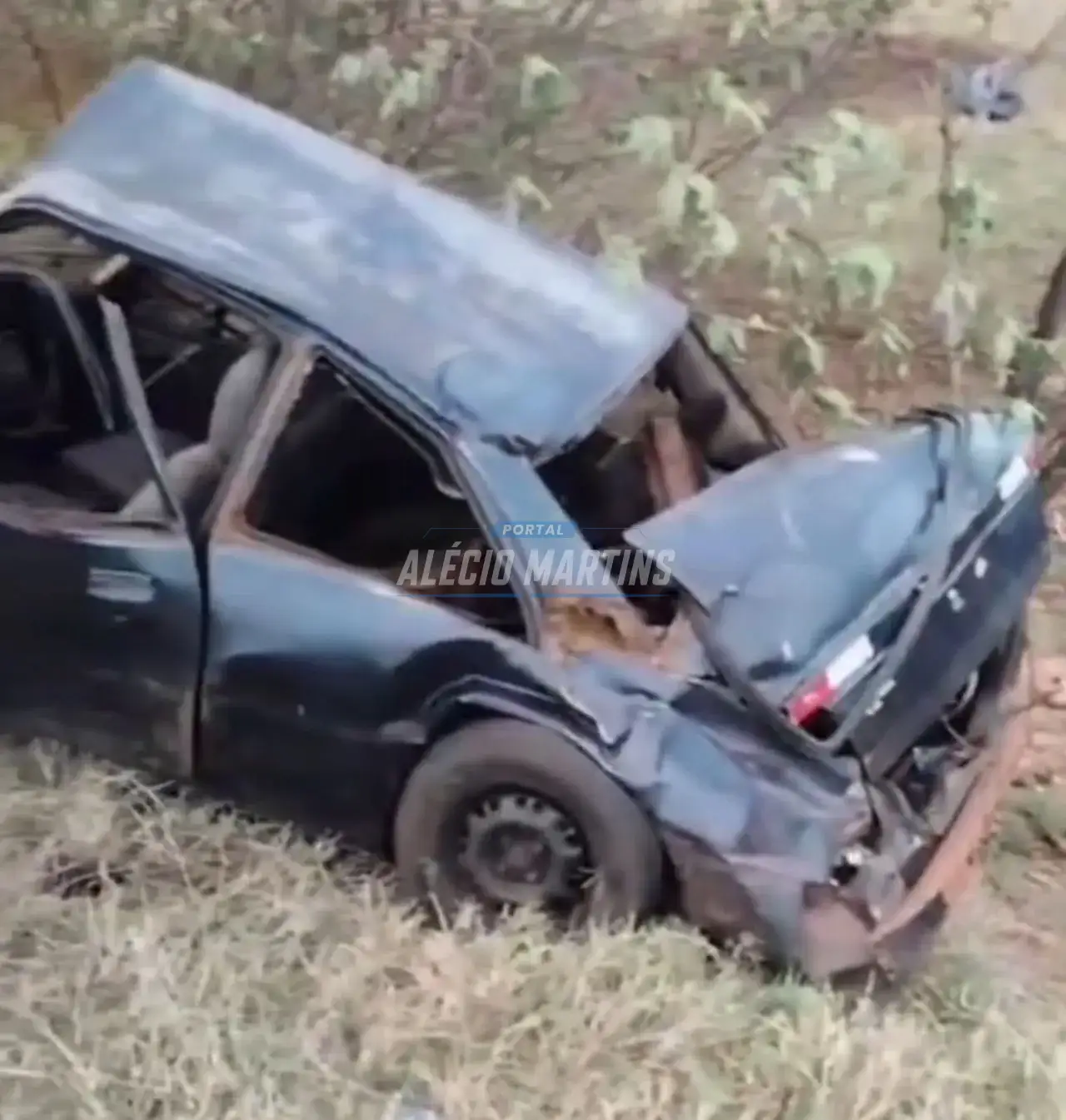 Duas adolescentes morrem após capotamento de veículo na PR-323