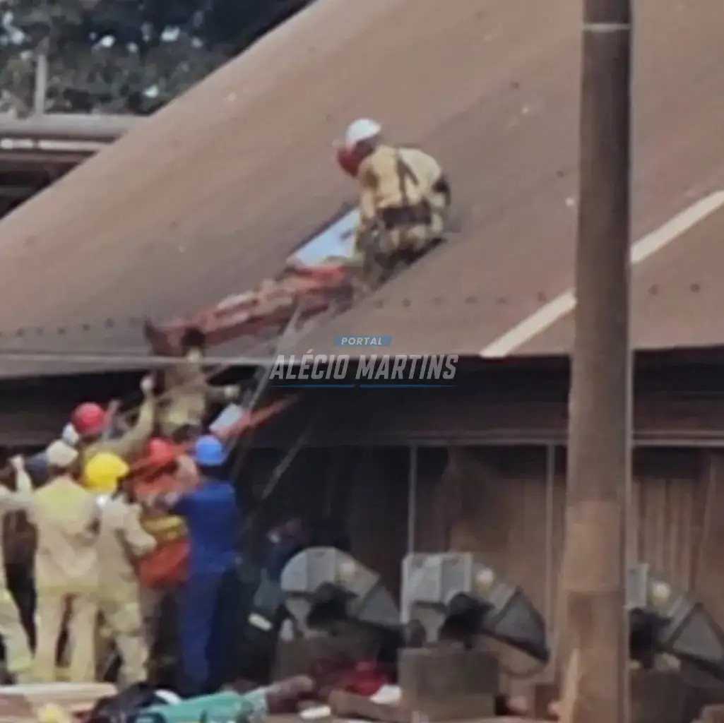 Após oito horas trabalhador soterrado por soja é resgatado com vida pelo Corpo de Bombeiros