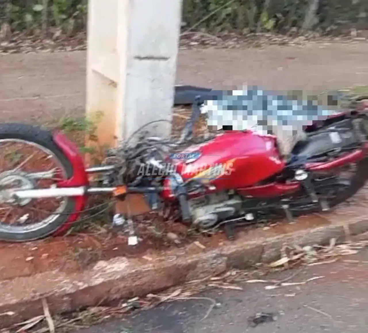Motociclista morre após bater moto contra poste em Maringá
