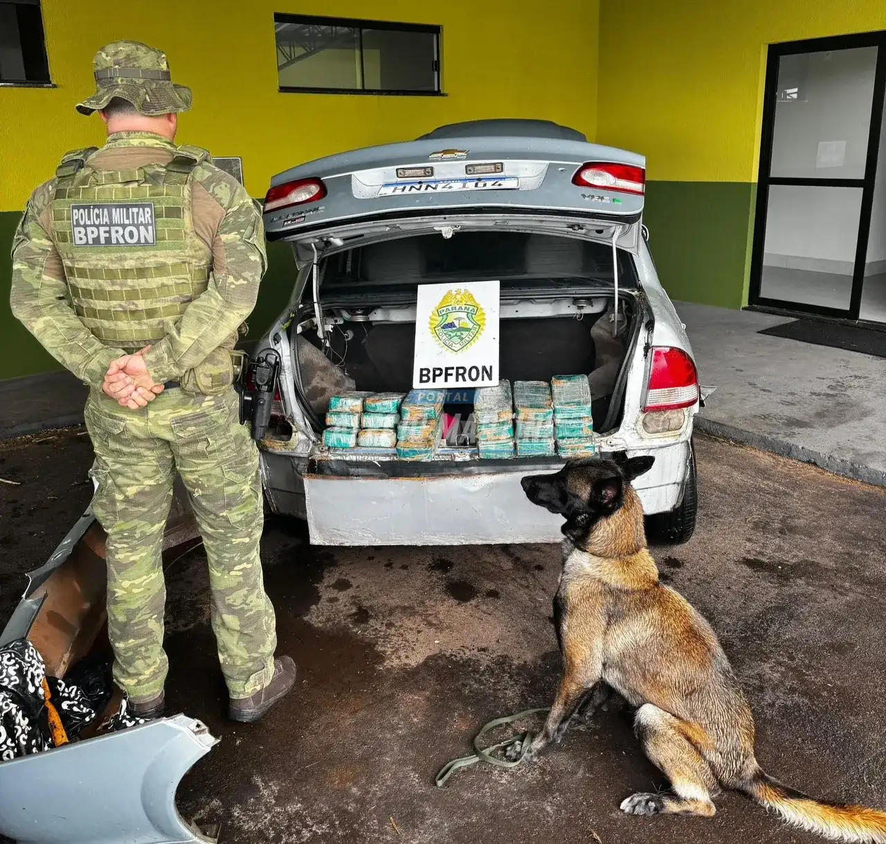 BPFRON com apoio do cão Nero apreende carga de crack na PR-323