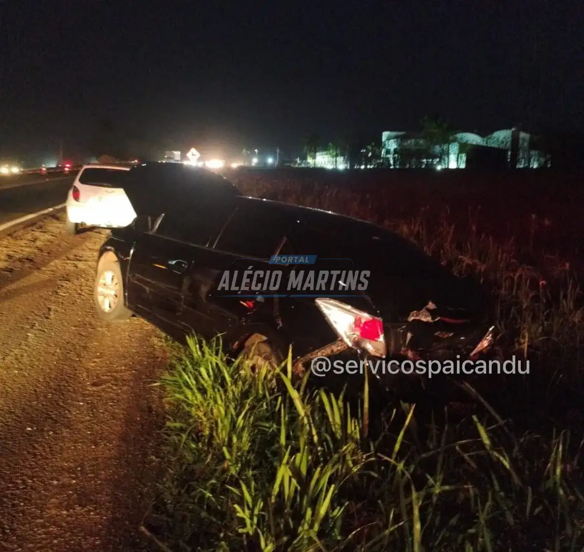 Cachorro na pista provoca engavetamento na PR-323. Três pessoas ficaram feridas