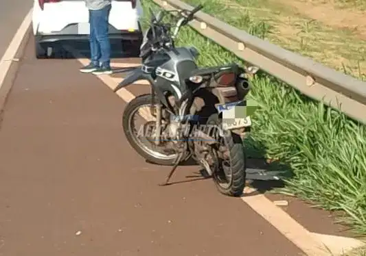 Dois homens ficam feridos após pneu de motocicleta estourar na PR-323 em Paiçandu