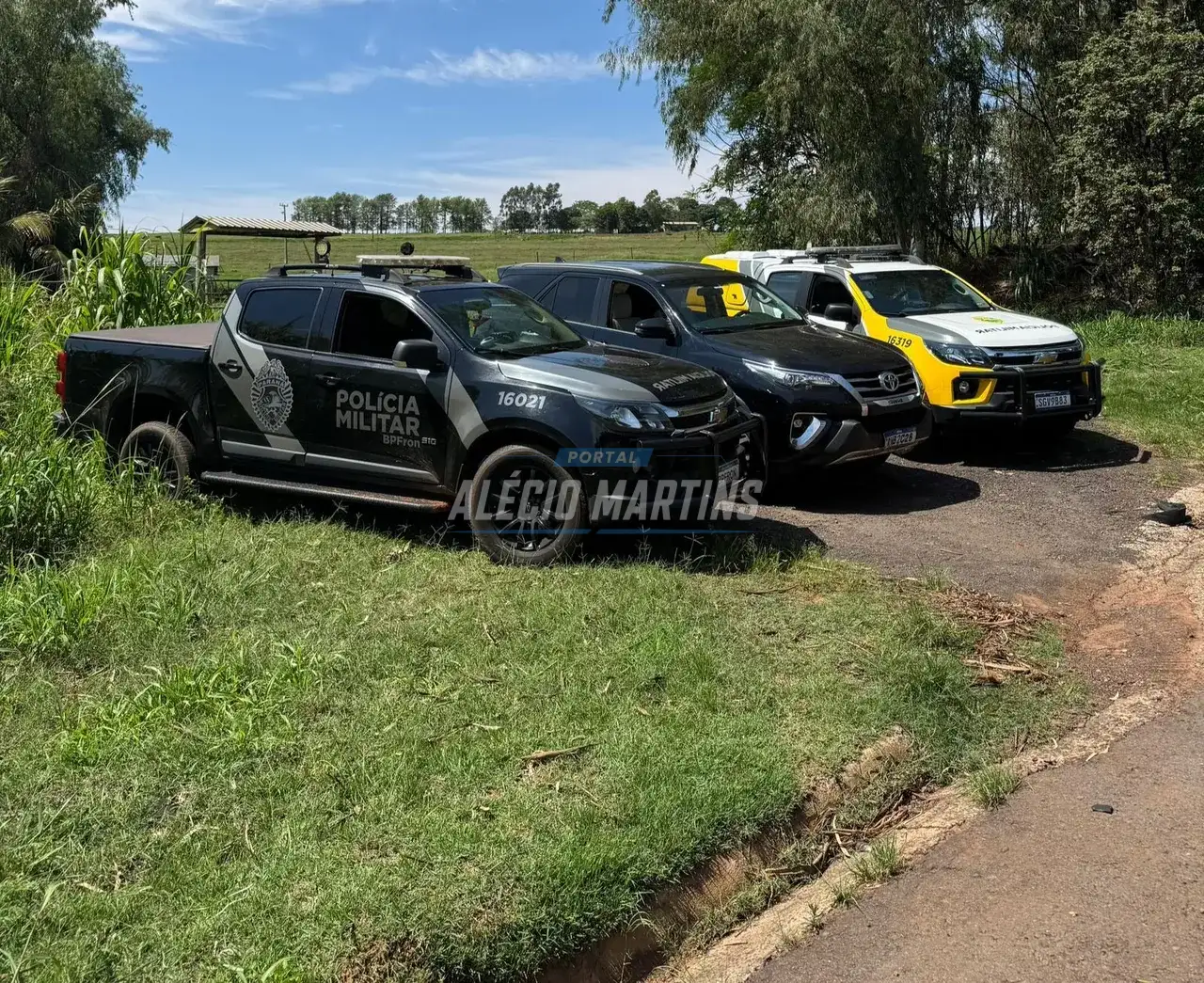 Confronto armado na PR-323 resulta na recuperação de caminhonete furtada em Maringá e suspeito morto.