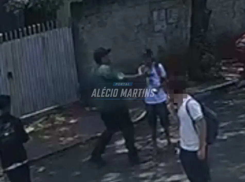 Homem agride e ameaça aluno na porta de escola em Paiçandu. A polícia civil investiga o caso