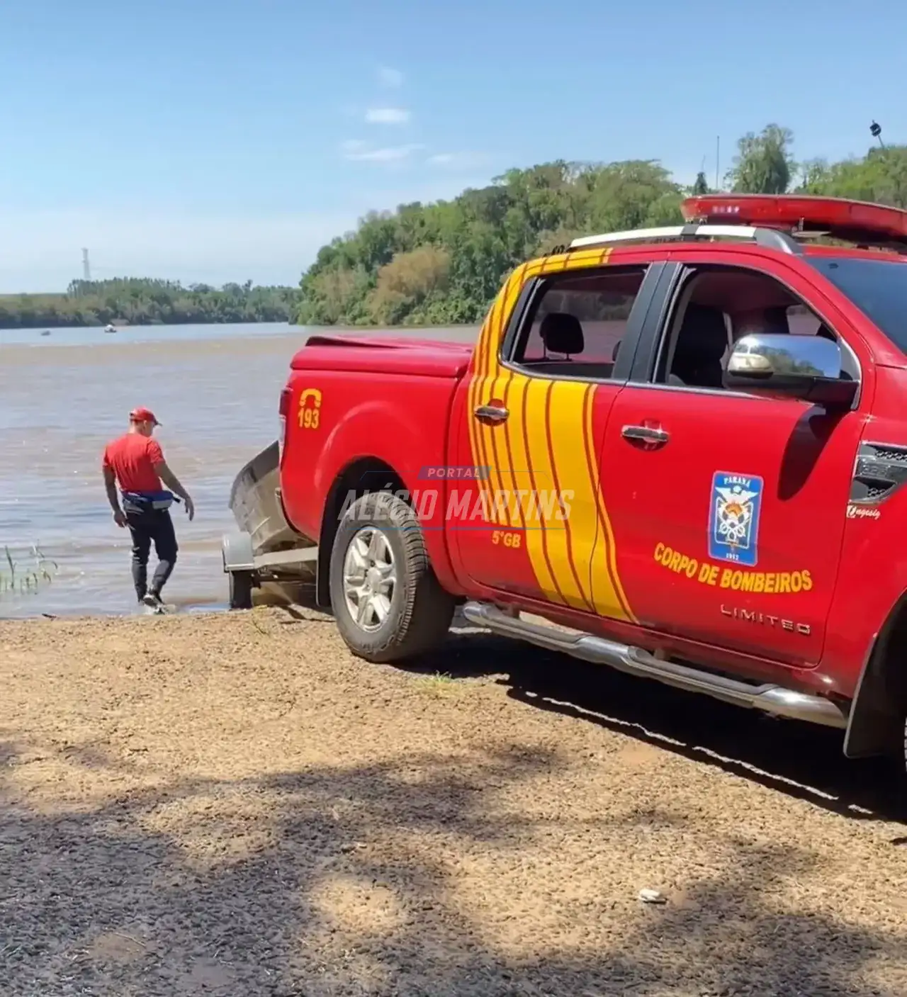 Corpo de Bombeiros encontra homem desaparecido no Rio Ivaí, em Doutor Camargo