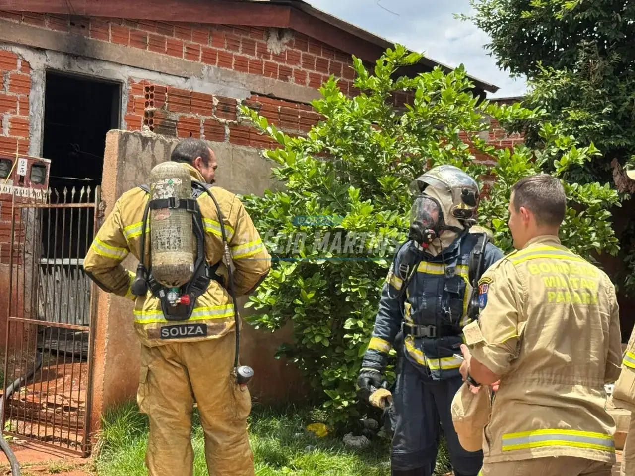 Homem ateia fogo na própria casa e é preso pela polícia militar em Paiçandu