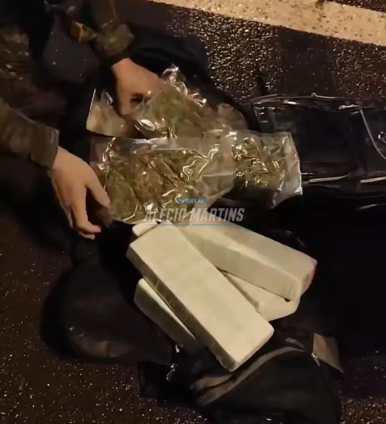 Passageiro é preso com mais de 11 kg de drogas durante abordagem em ônibus na PR-323