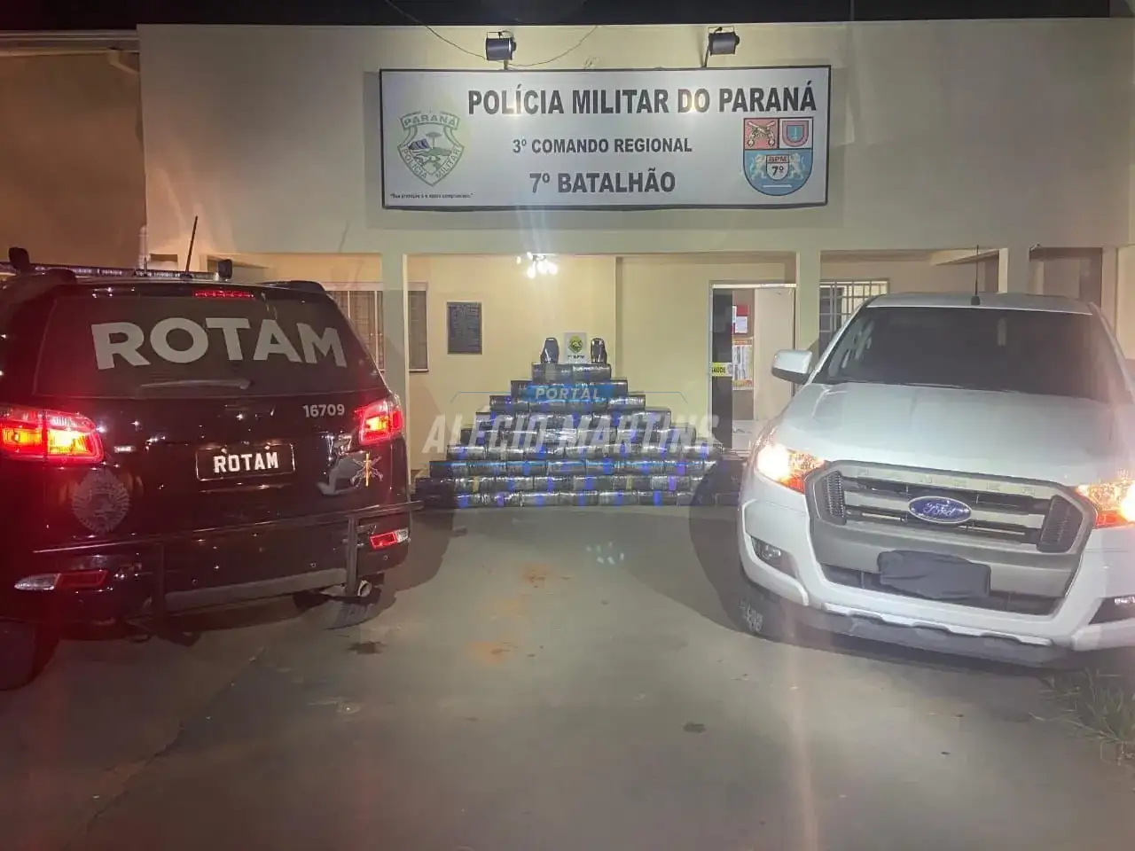 Após perseguição policial na PR-323 uma tonelada de maconha é apreenda pela ROTAM