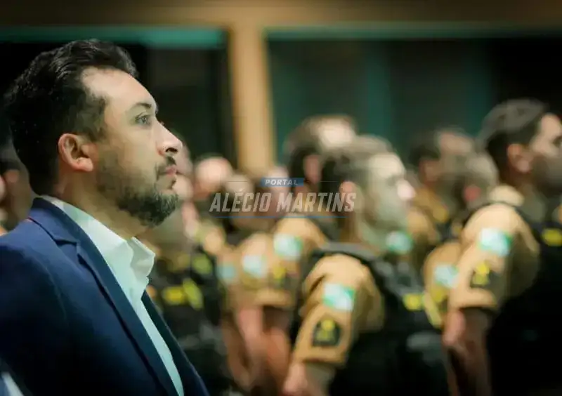 Deputado Adriano José comemora avanço histórico na promoção de praças no Paraná
