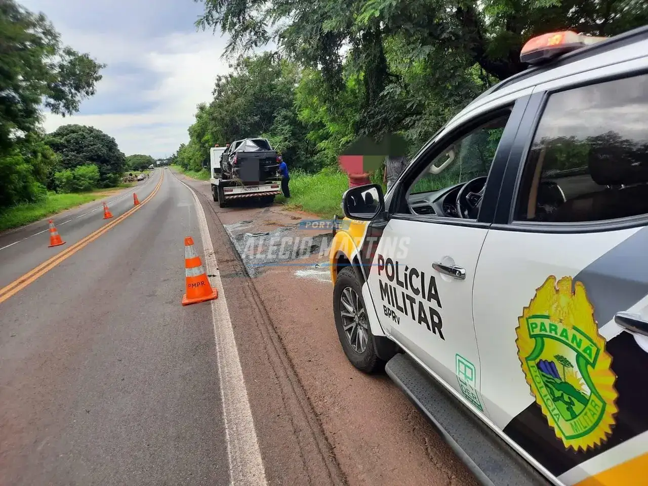 Colisão frontal seguido de capotamento deixa uma pessoa ferida na PR-323