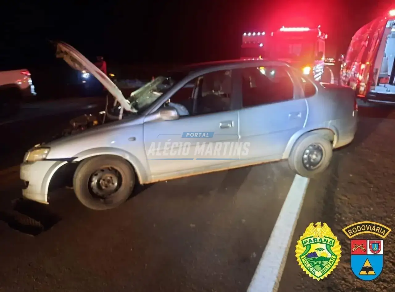 Colisão frontal entre carro e carreta deixa motorista com ferimentos graves na PR-323 em Doutor Camargo