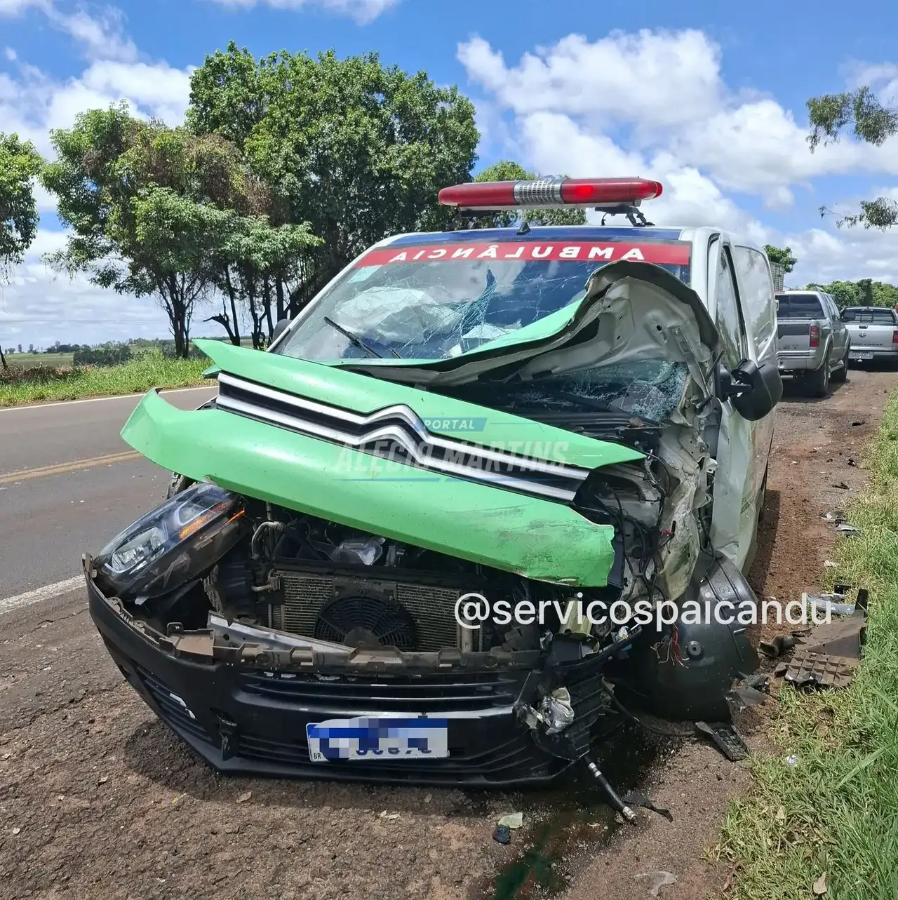 Ambulância que transportava gestante se envolve em acidente na PR-323