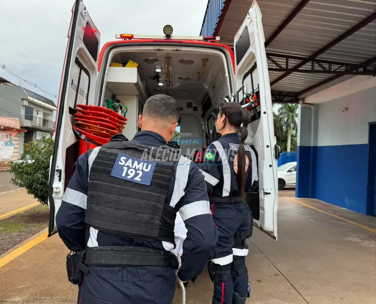 Motociclista é socorrido após queda de moto no Jardim Pioneiro