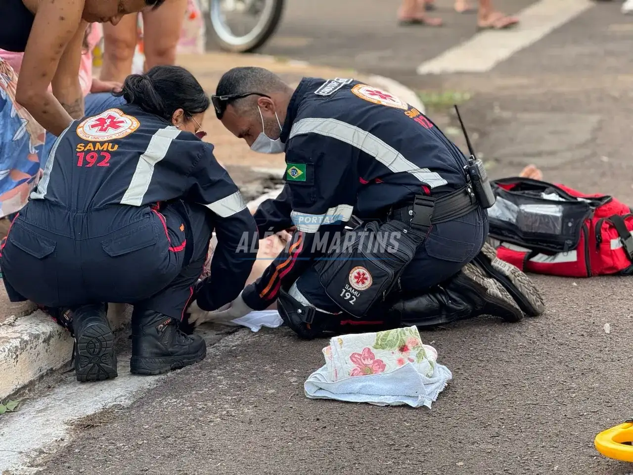 Adolescente é socorrido após acidente no centro de Paiçandu