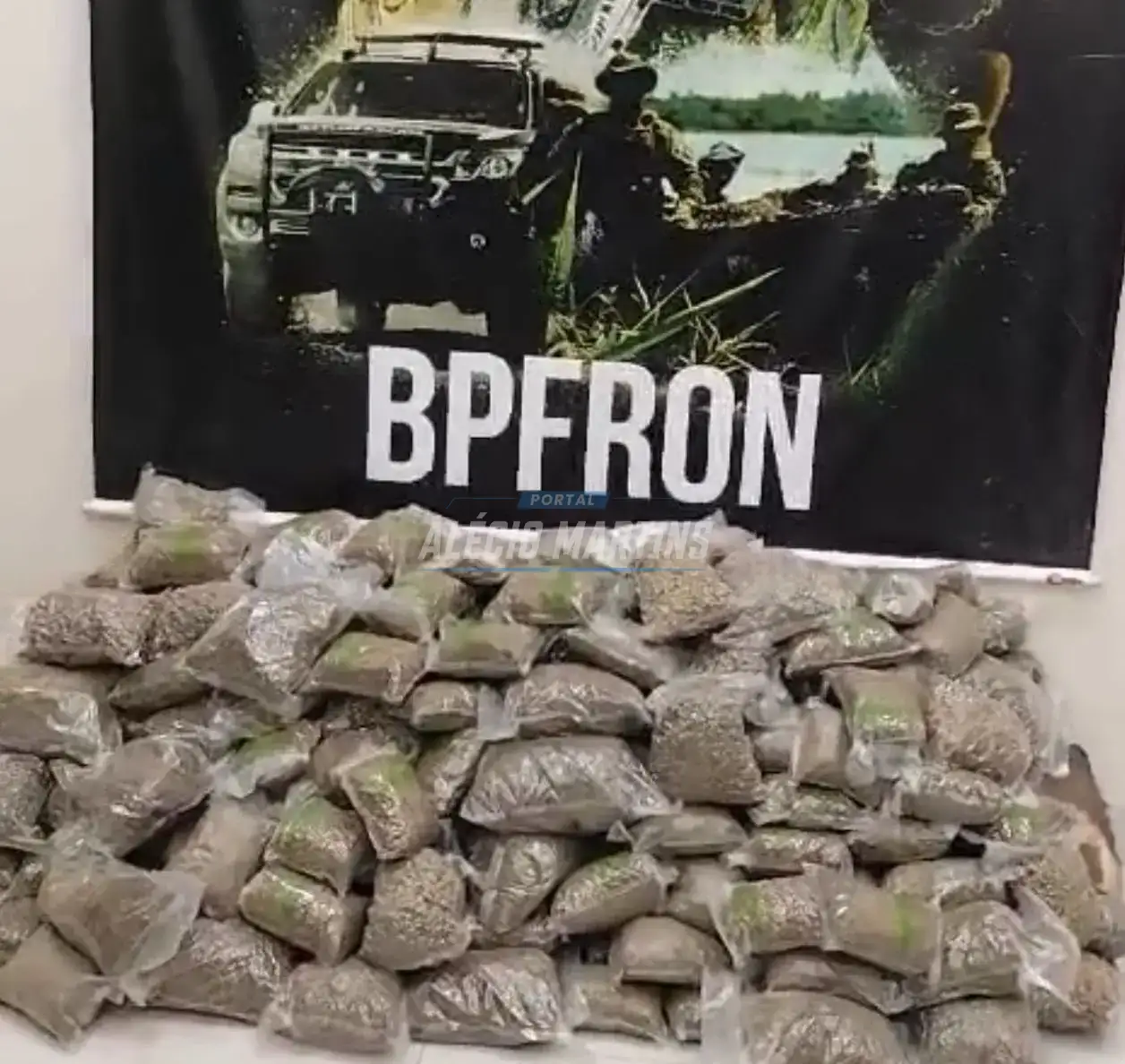 BPFRON apreende 135 kg de maconha em veículo na PR-323