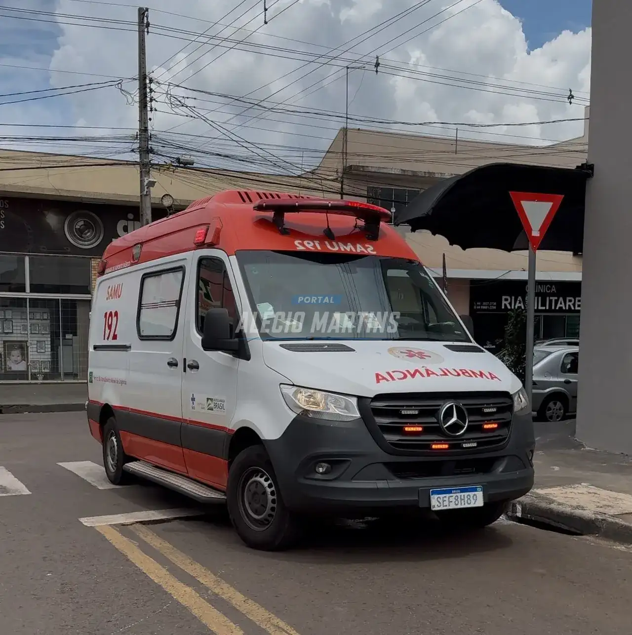 Colisão entre motos deixa jovem ferida em Paiçandu