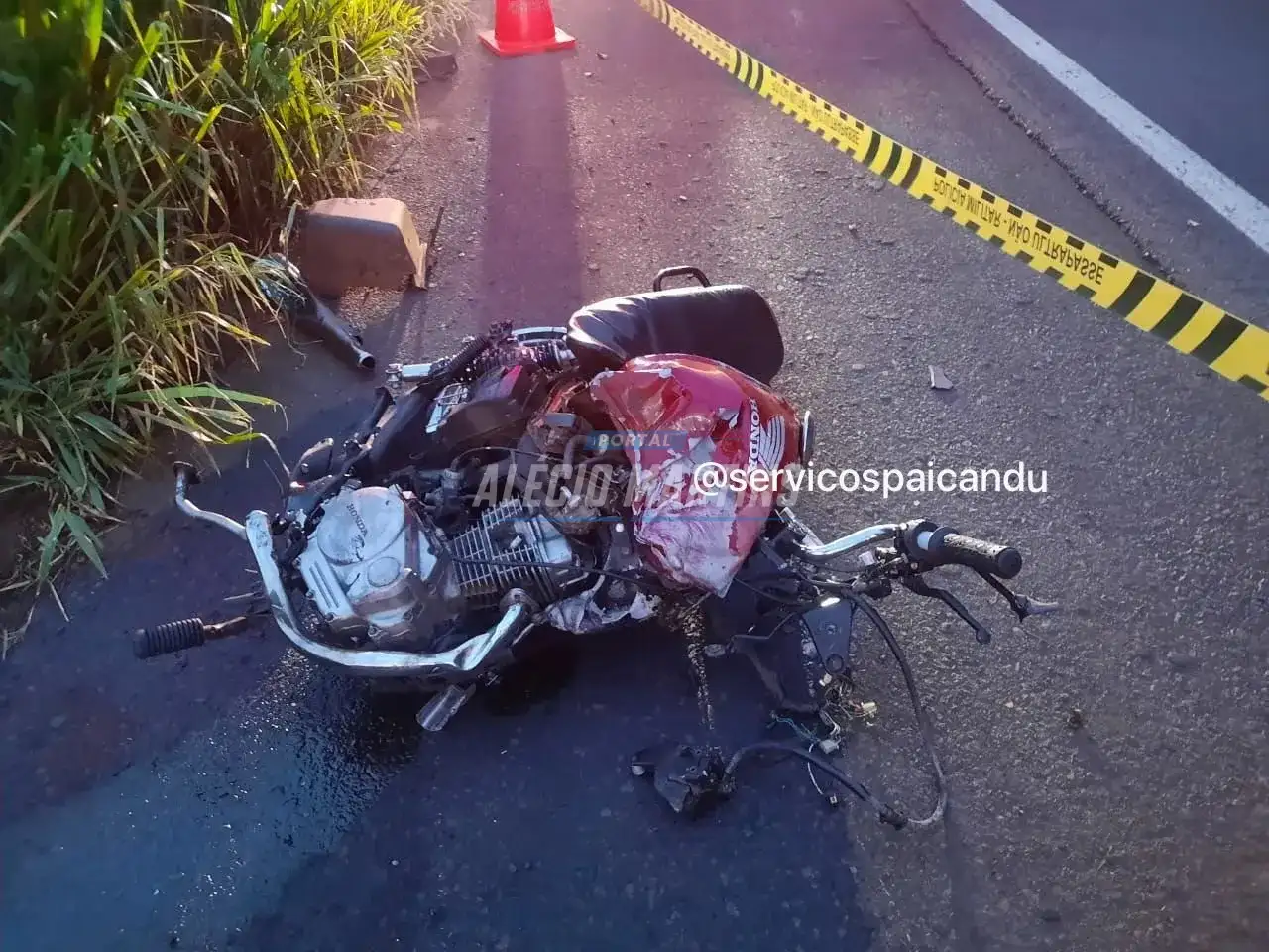 Jovem morre após batida frontal entre moto e caminhão na PR-323