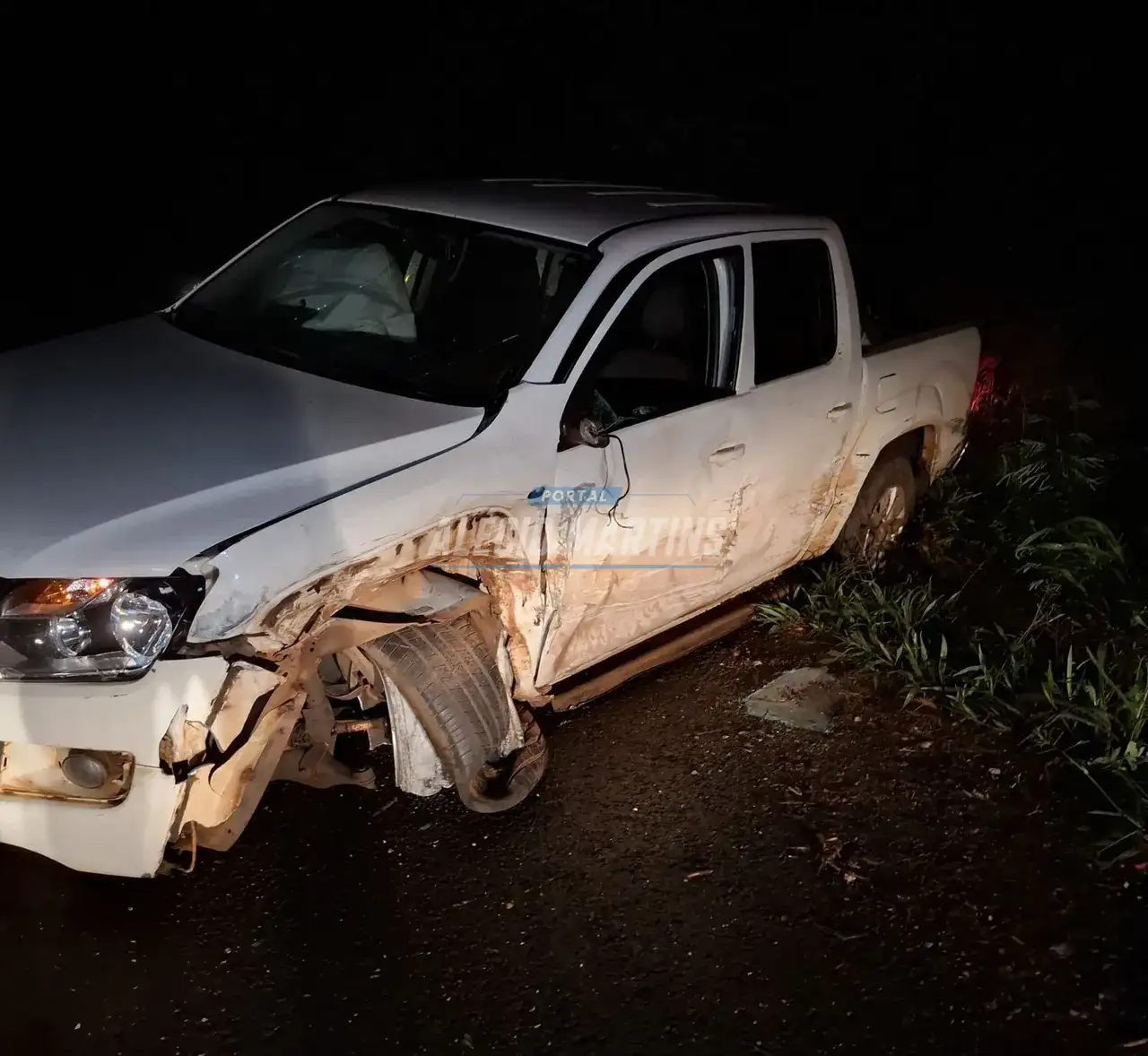 Acidente envolvendo quatro veículos deixa feridos na PR-323. Um dos carros tem placas de Paiçandu