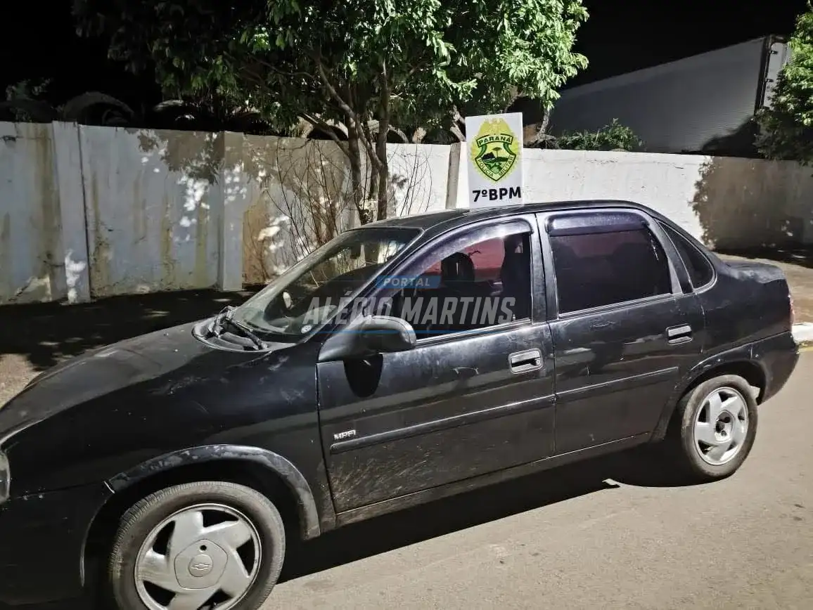 Casal é preso com veículo furtado na PR-323, motorista estava embriagado