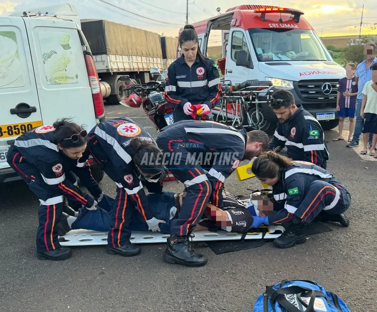 Motociclista fica ferido após motorista avançar a preferencial no Jardim Laranjeiras