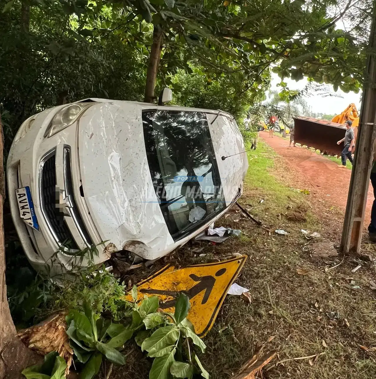 Samu de Paiçandu atende vítima de capotamento na rodovia em Itambé