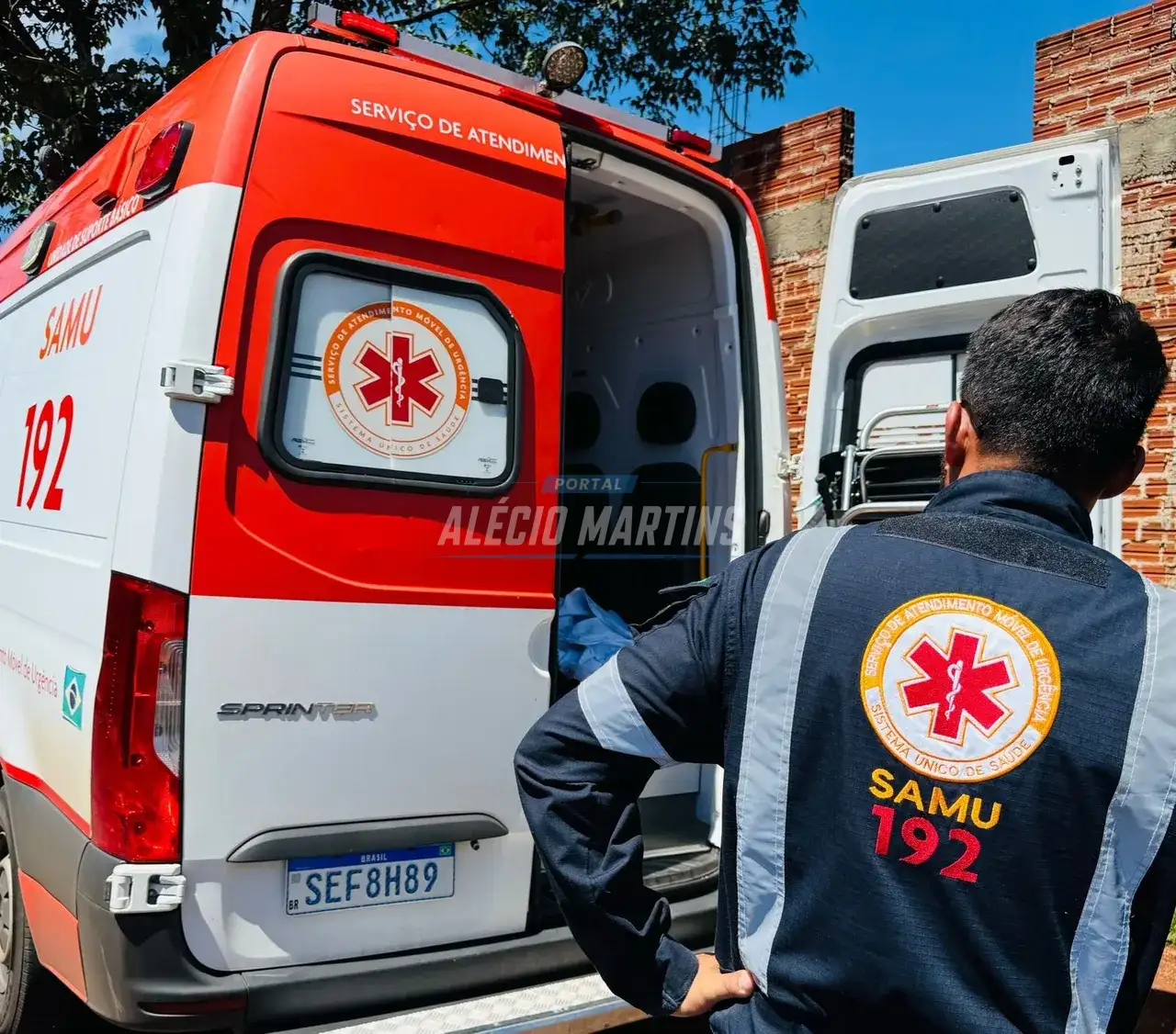 Motociclista fica ferido após motorista avançar preferencial no Jardim Pioneiro