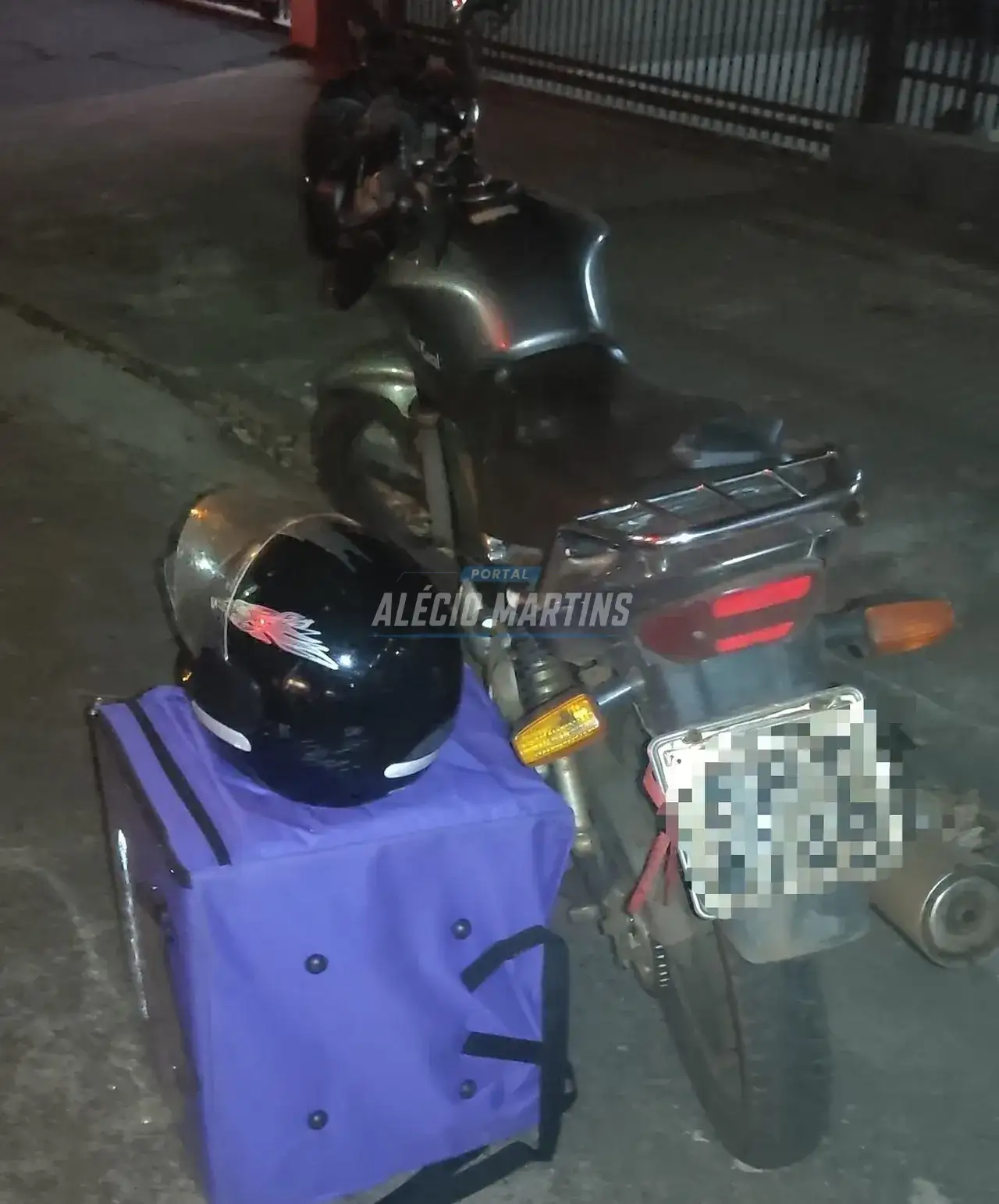 Motoboy fica ferido após colidir contra carro estacionado em Paiçandu