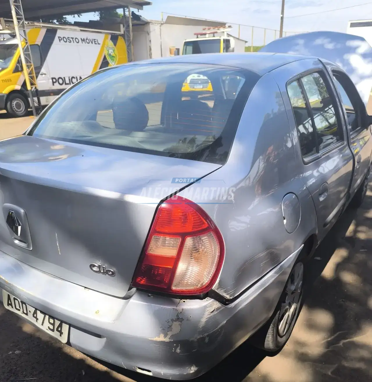 Casal é preso com carro furtado na PR-323, entre Maringá e Paiçandu