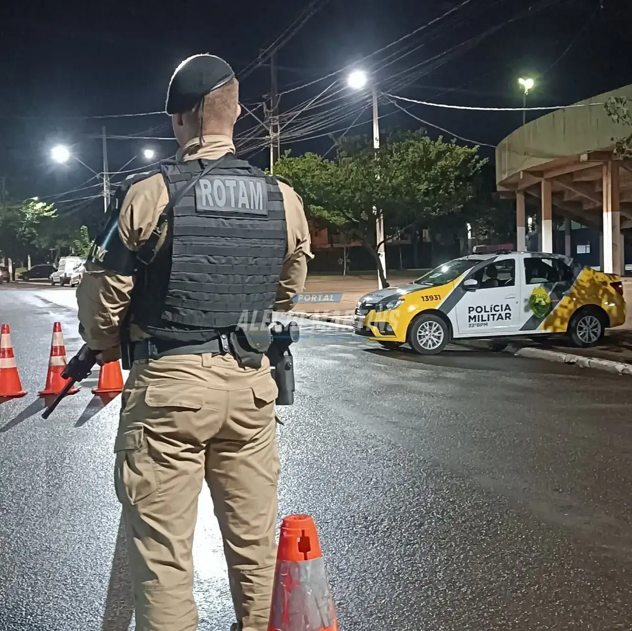 Policia Militar apreende motos com escapamento irregular durante blitz em Paiçandu