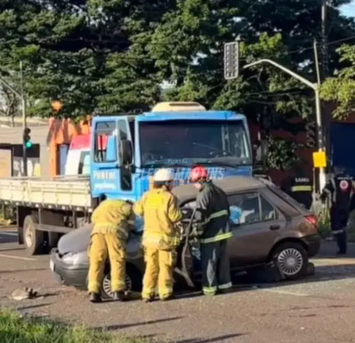 Buraco na pista provoca acidente com morte no Contorno Sul