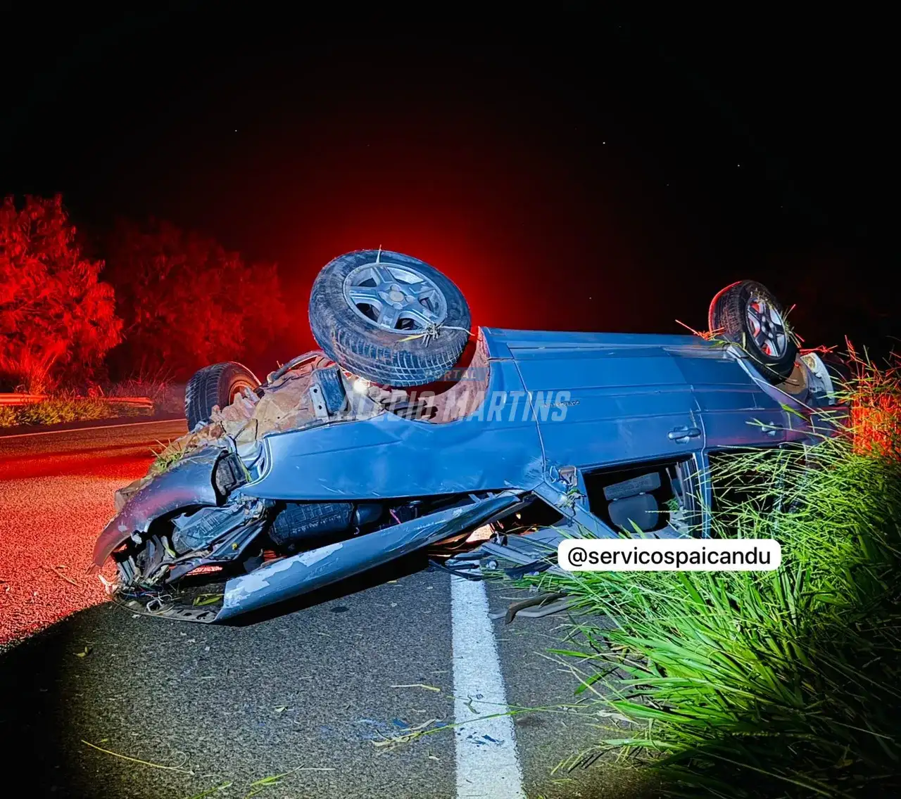 Motorista capota carro na PR-323 entre Paiçandu e Água Boa e sofre apenas ferimentos leves