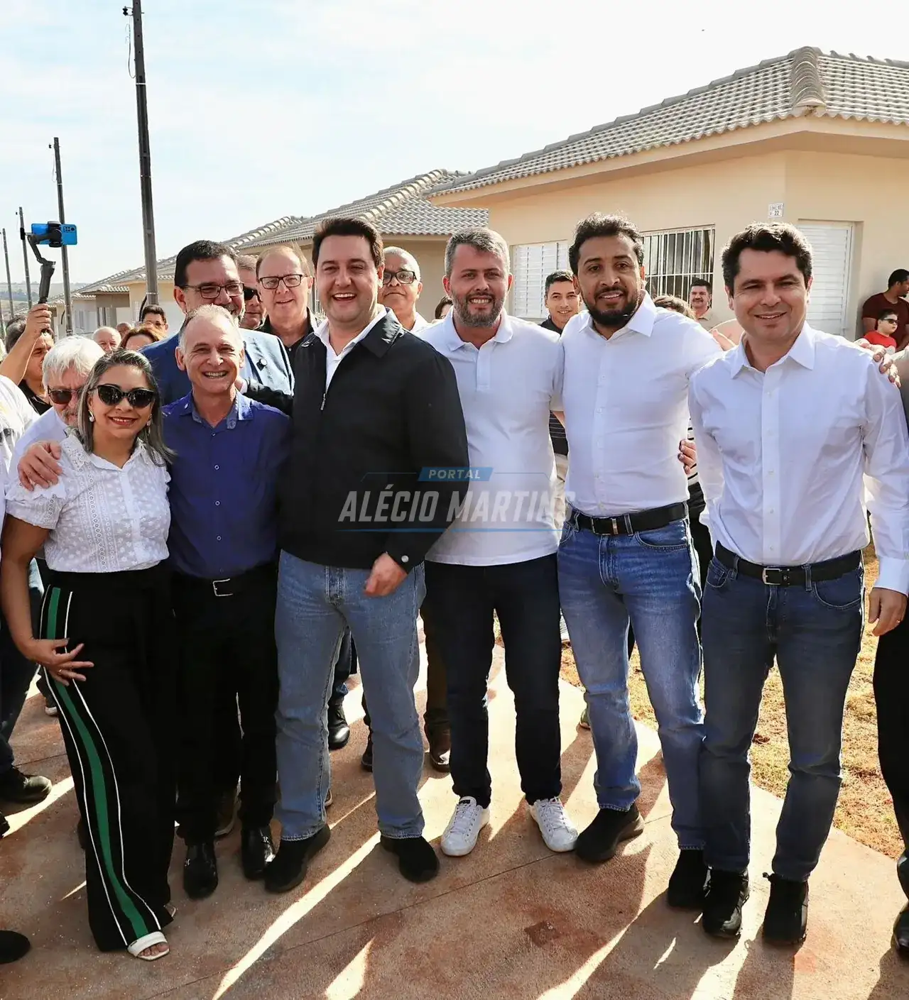 Deputado Adriano José participa da entrega de 84 moradias do programa Casa Fácil Paraná em Paiçandu