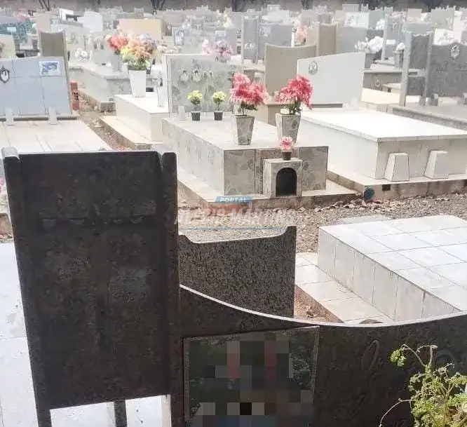 Famílias denunciam furto de molduras, letreiros e crucifixos em túmulos de Paiçandu