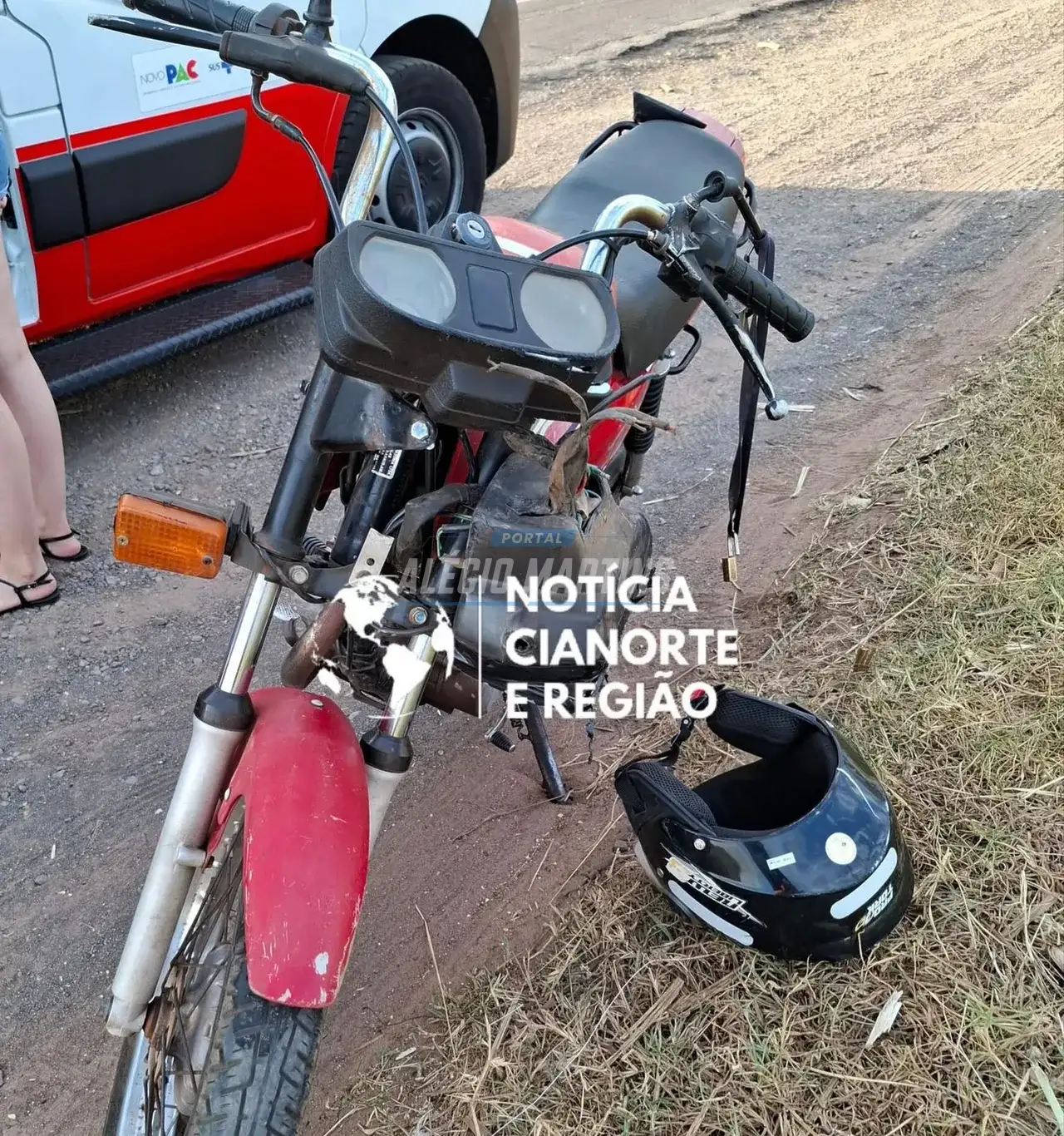 Colisão entre carro e motocicleta deixa homem ferido na PR-323