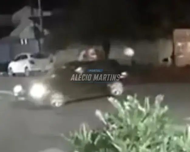 Motociclista fica ferida após carro avançar preferencial no centro de Paiçandu