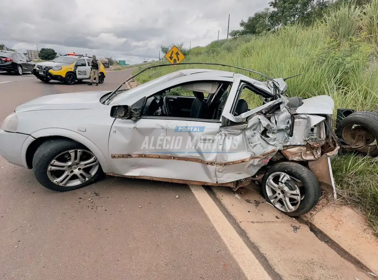 Identificado adolescente que morreu em colisão entre carro e carreta na PR-323; pai e avó ficaram feridos