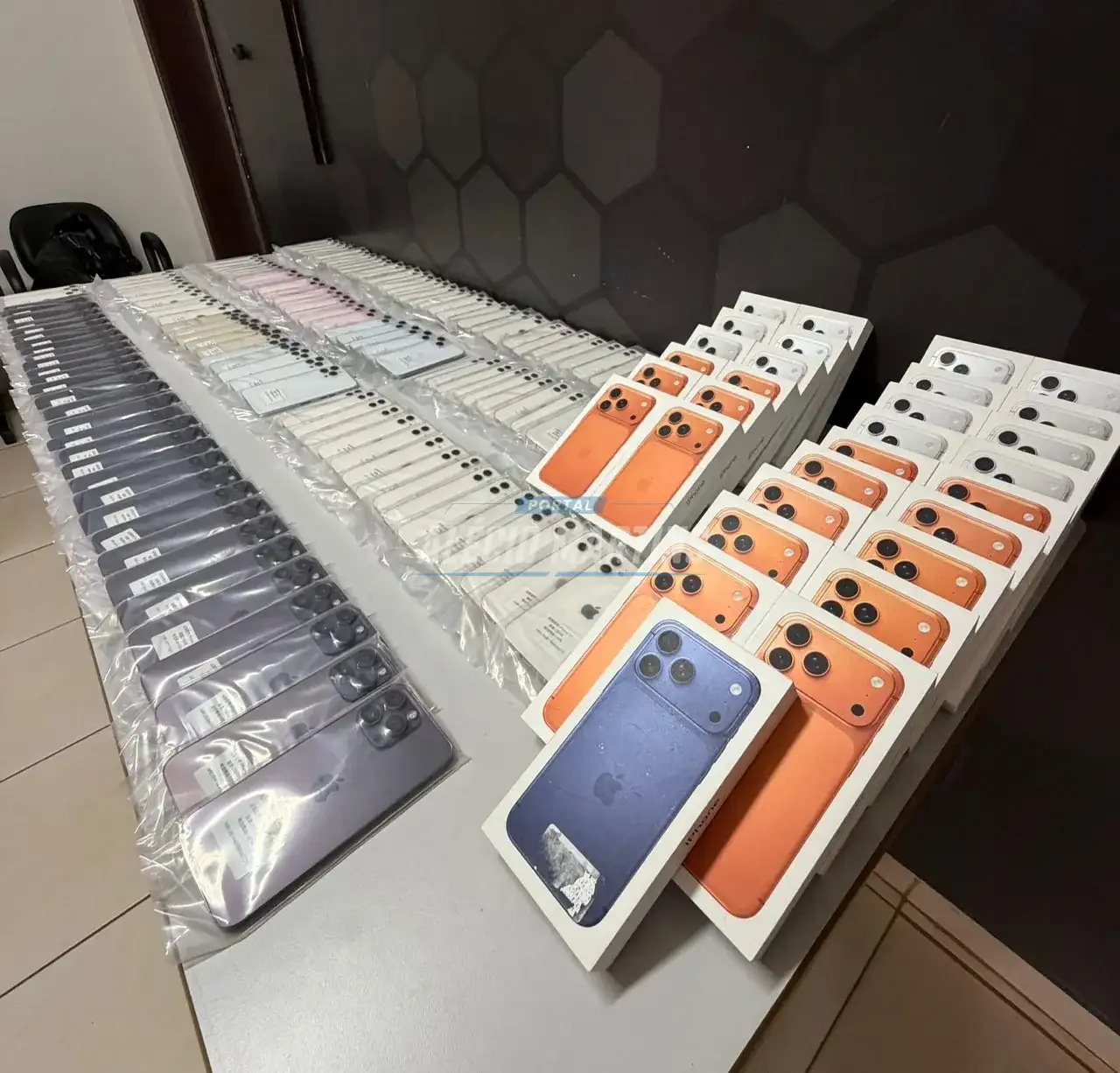 Polícia Rodoviária Estadual apreende carga de iPhones avaliados em R$ 1 milhão, no Contorno Sul