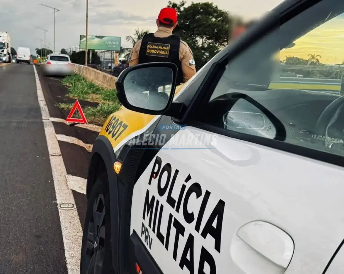 Colisão traseira entre motocicleta e carro deixa homem ferido na PR-323