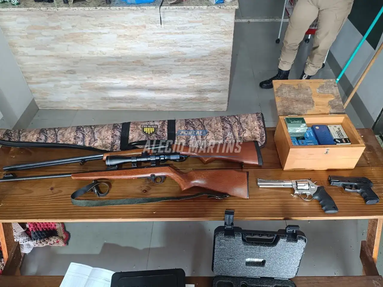 Após atendimento de violência doméstica, homem com registro de CAC é preso e armas são apreendidas em Paiçandu