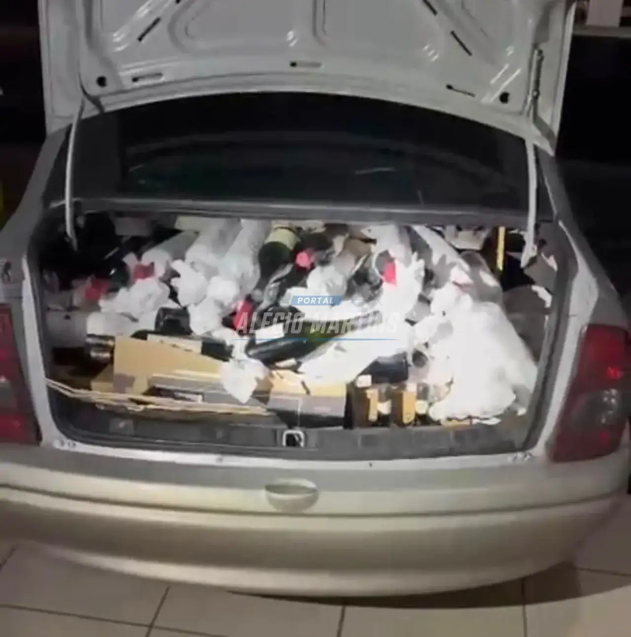 Polícia Rodoviária apreende carga de vinhos avaliados em R$ 40 mil na PR-323