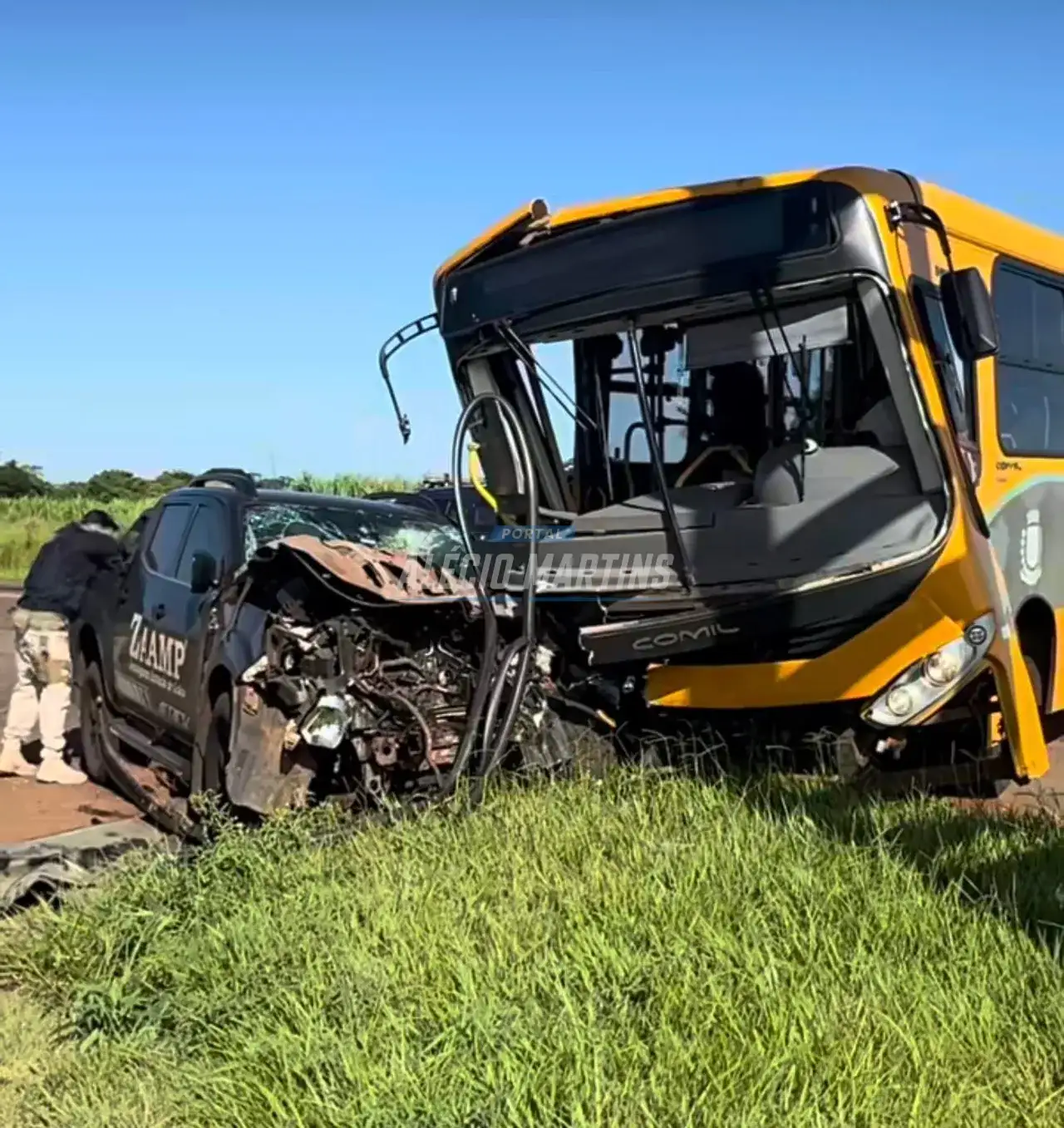 Acidente entre ônibus e caminhonete deixa sete feridos, entre eles uma criança, em rodovia da região.
