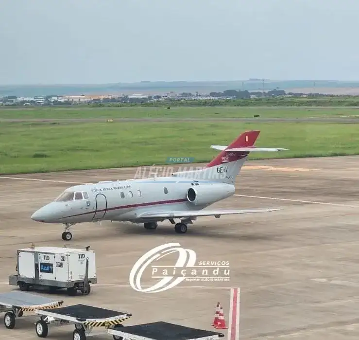 Avião da FAB sobrevoa Maringá e Paiçandu em baixa altitude para checagem técnica