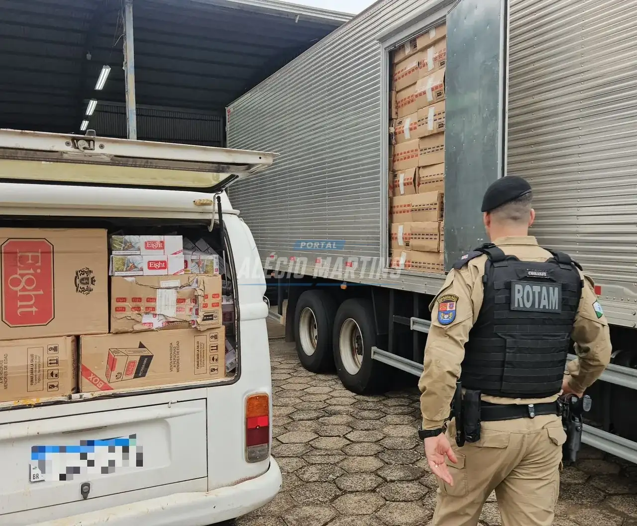 Carga milionária de cigarros contrabandeados é apreendida pela Polícia Militar em Paiçandu